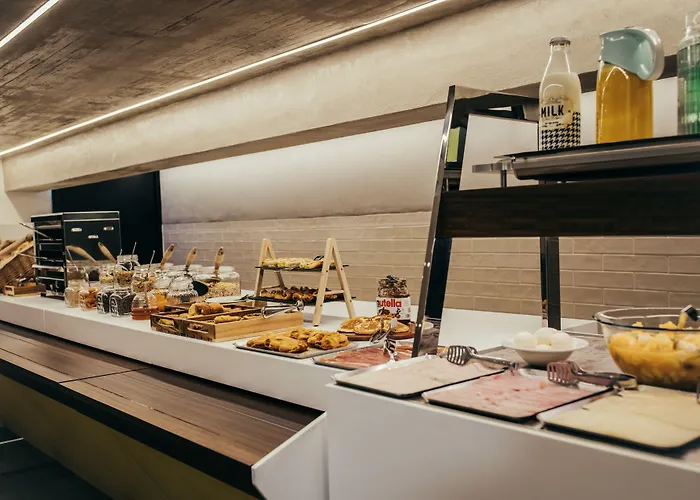 Ibis Styles Отель Шавиш