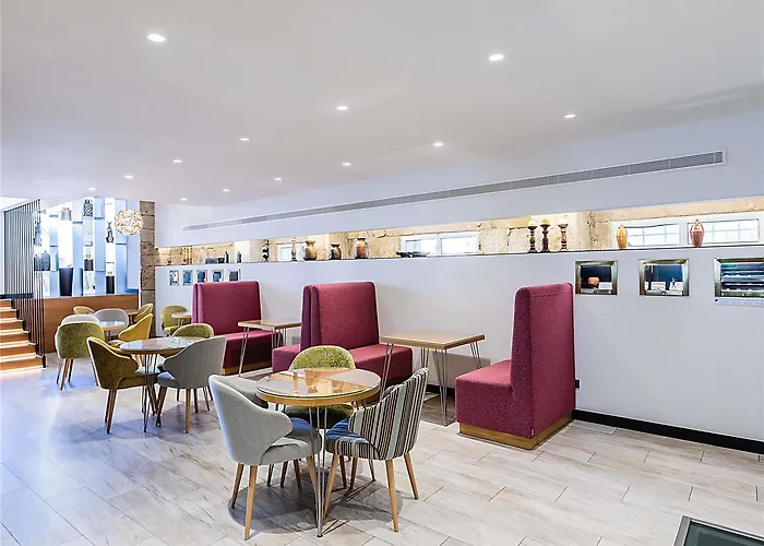 Ibis Styles Шавиш