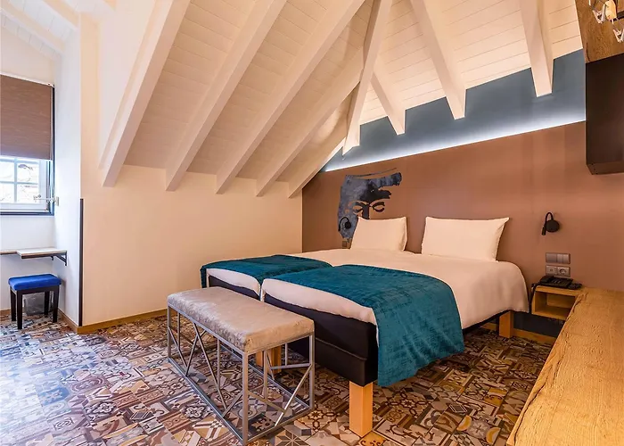 Отель Ibis Styles Шавиш