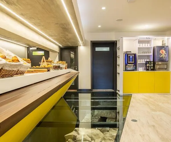 Ibis Styles Шавиш